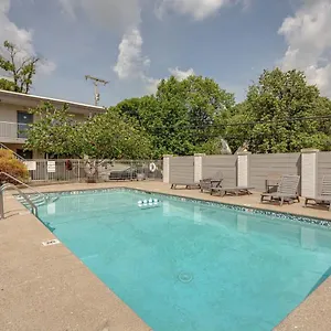 Berry Hill Urban Oasis - By 12 South & Vanderbilt Apartment